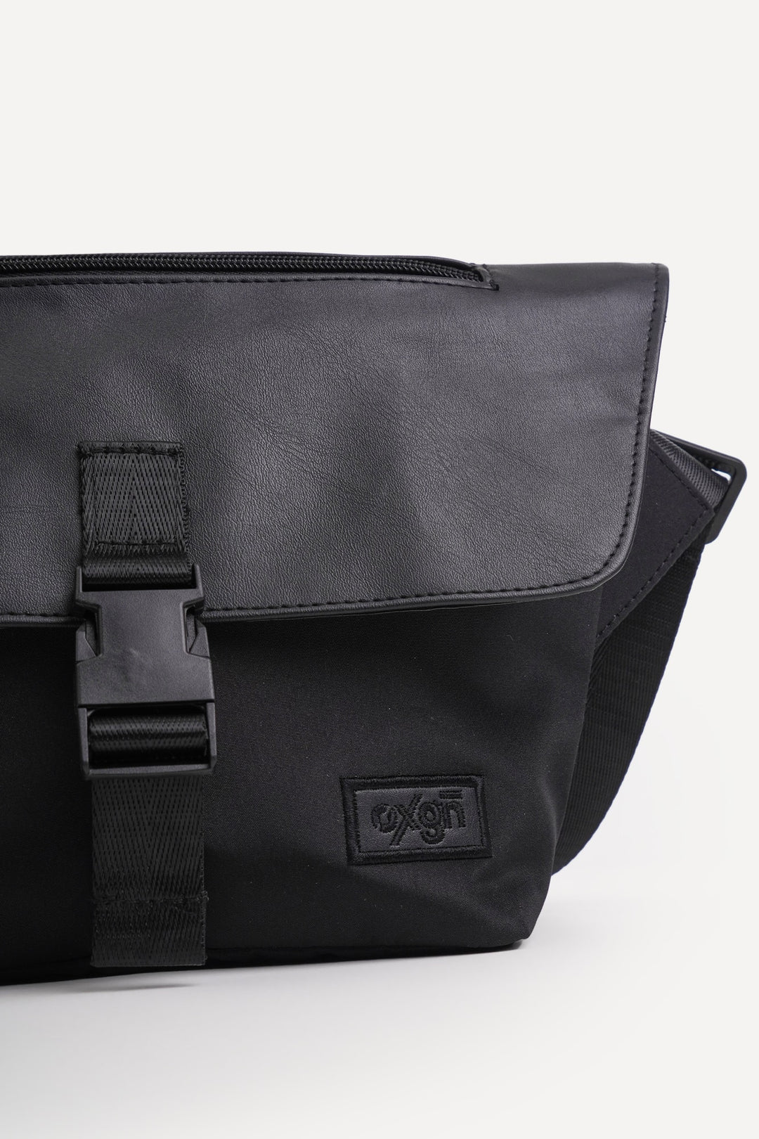 Mid-Sized Messenger Bag